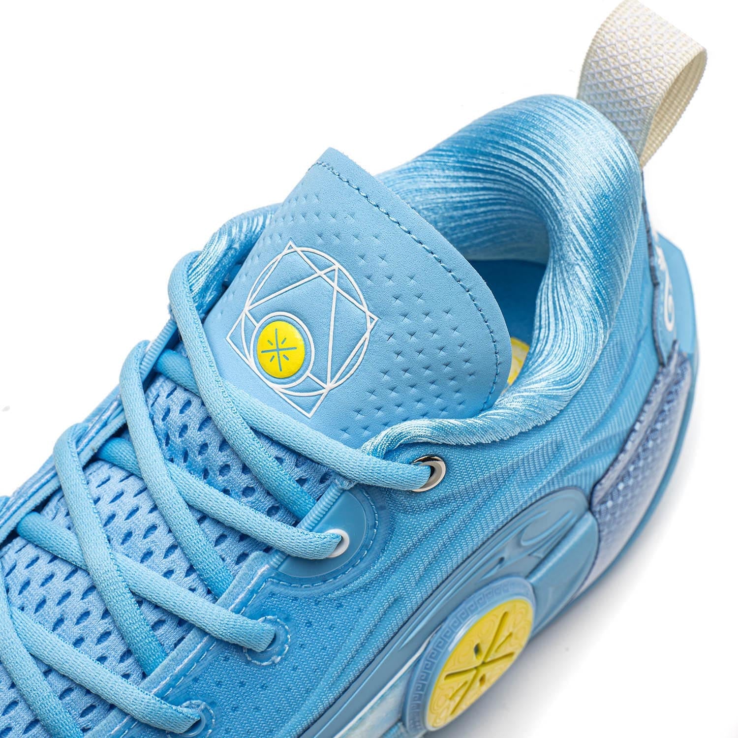 Li-Ning Way of Wade 12 Skyline