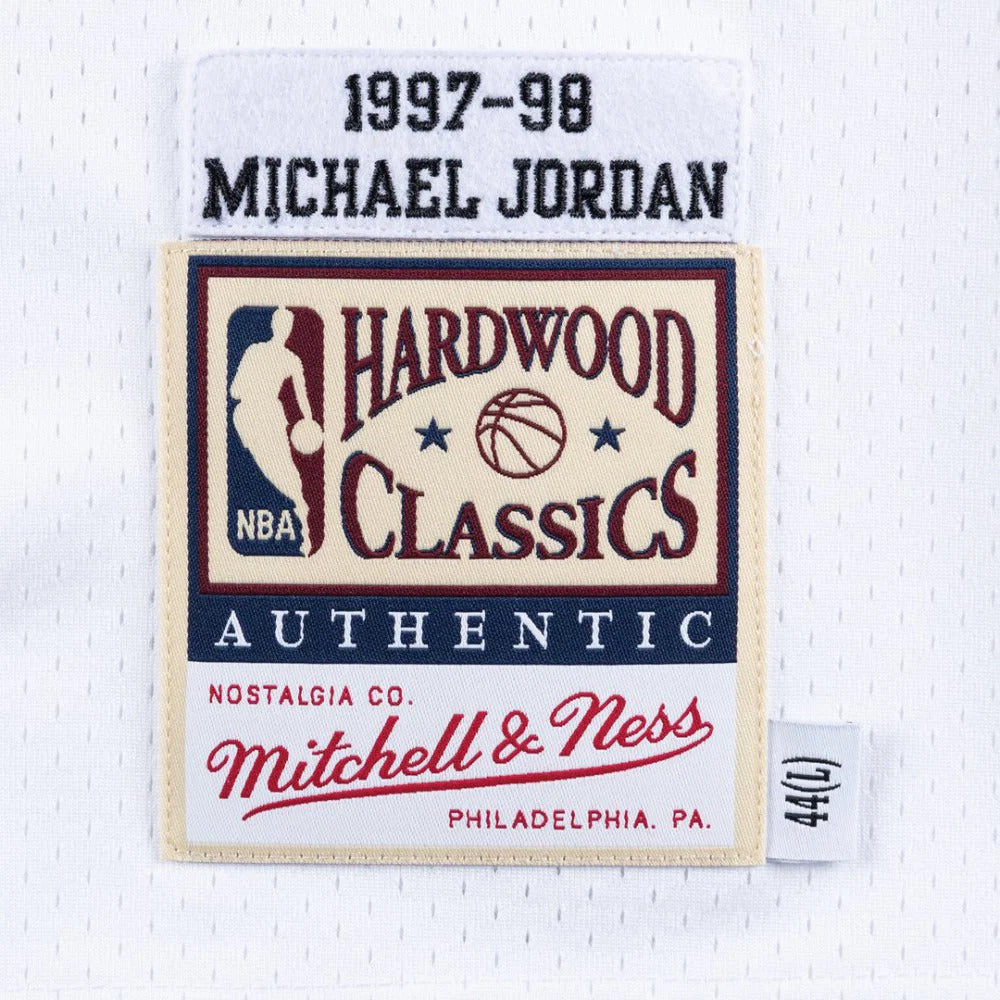 Authentic Jersey Mitchell 'n Ness Chicago Bulls 1997-1998 Michael Jordan White